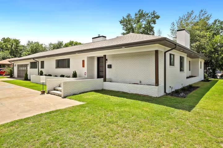 Property Photo:  702 Shipley Street  AR 72764 