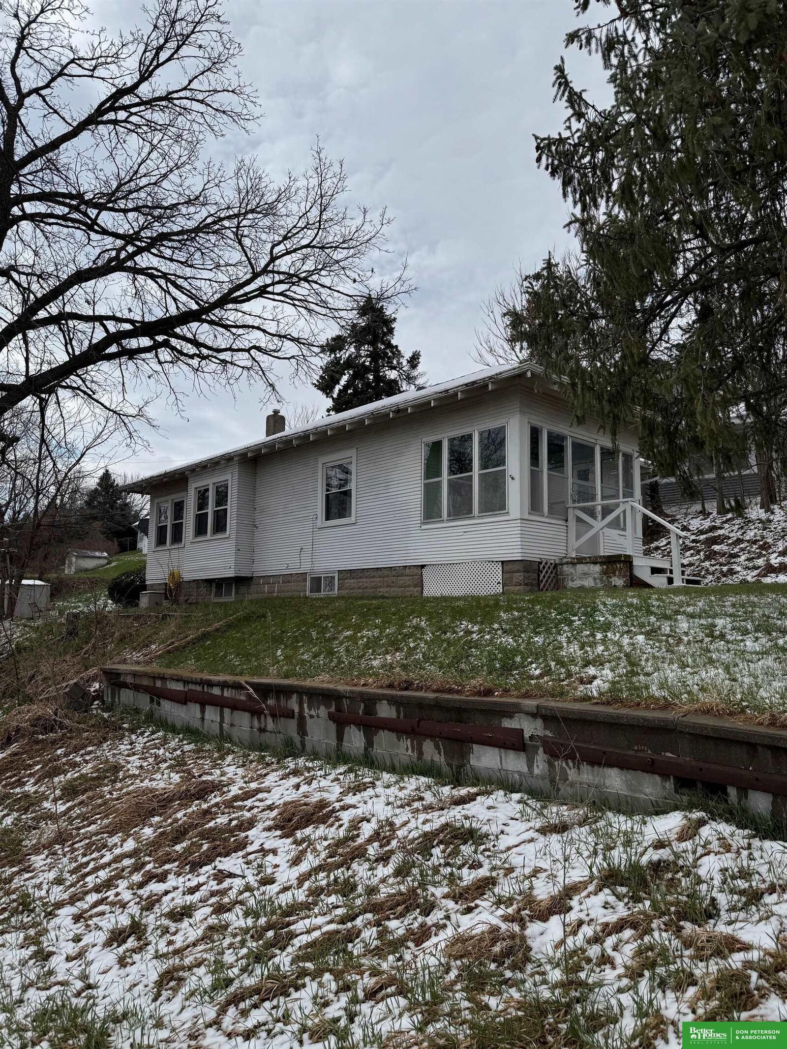 Property Photo:  1415 J Street  NE 68061 