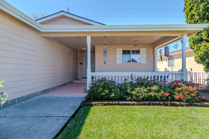 Property Photo:  252 Jena Court # 1  OR 97502 