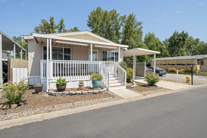 Property Photo: 3555 S Pacific Highway Spc 113 OR 97501