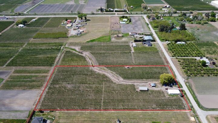 Property Photo: 696 Lowe Drive BC V0X 1C2