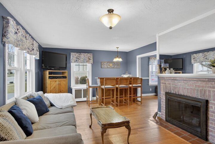 Property Photo: 51 Brantwood Rd MA 01602