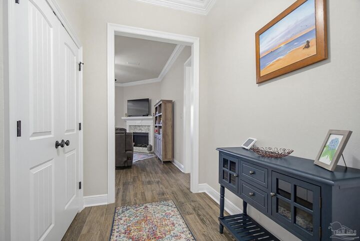 Property Photo: 6510 Suwanee Rd FL 32526