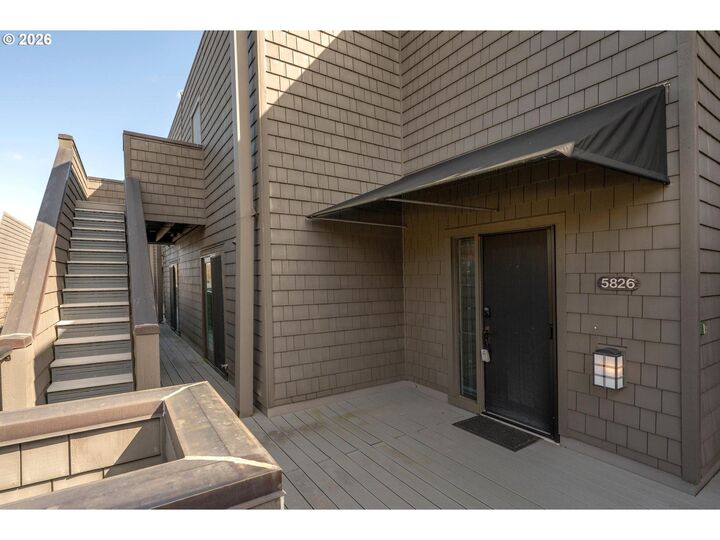 Property Photo:  5826 S Riverpoint Ln  OR 97239 