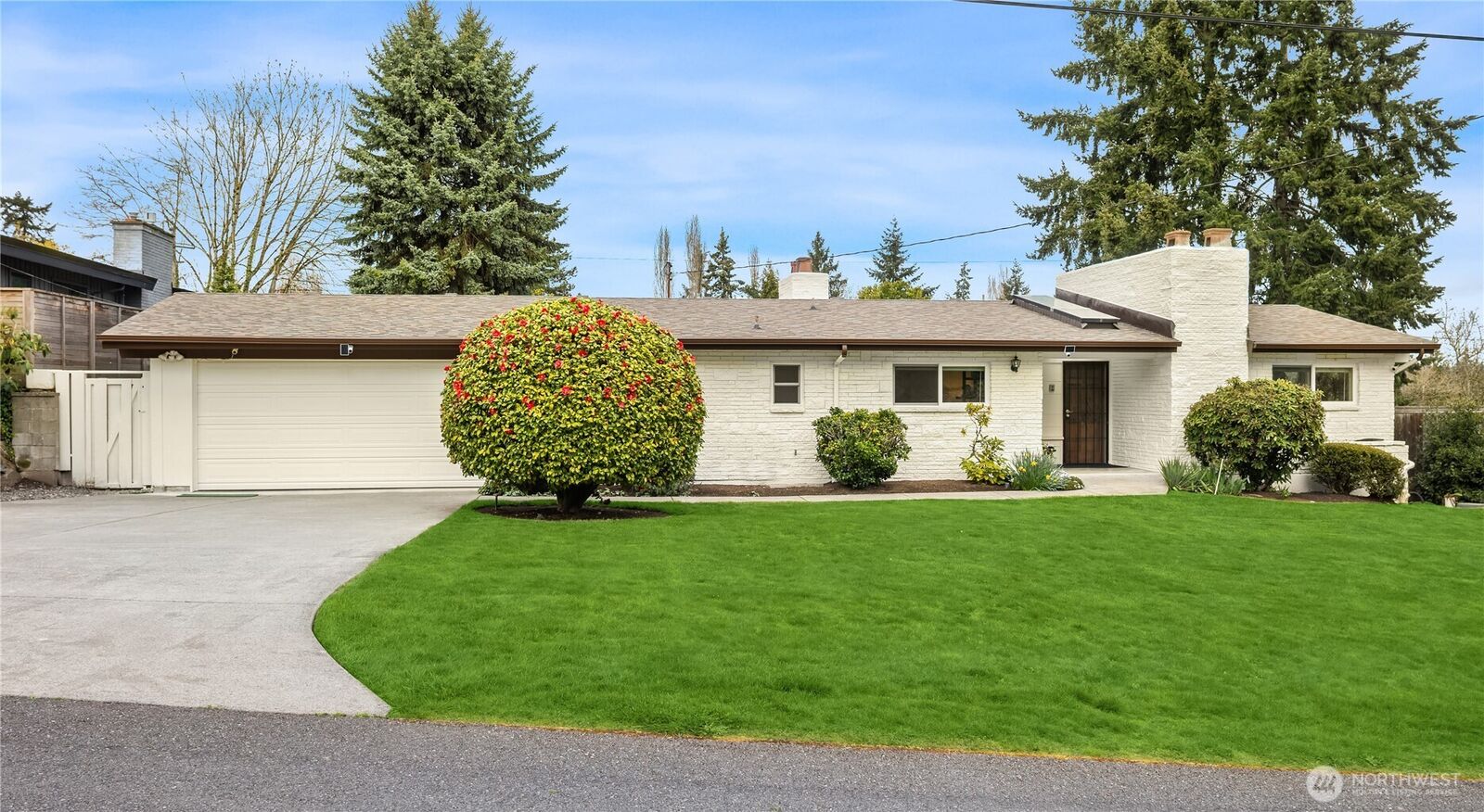 Property Photo: 9750 SE 41st Street WA 98040