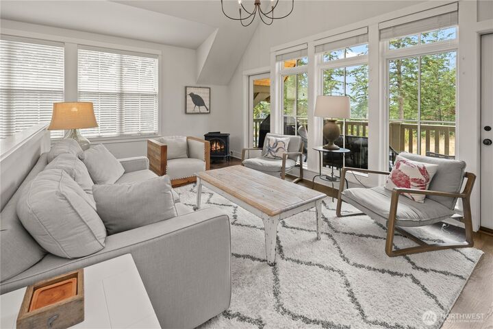 Property Photo:  12  Cobblestone Lane  WA 98250 