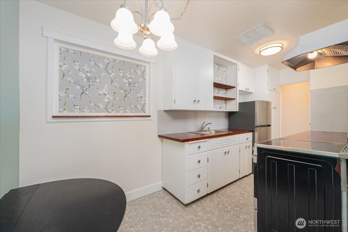 Property Photo: 7 Harrison Street 20 WA 98109
