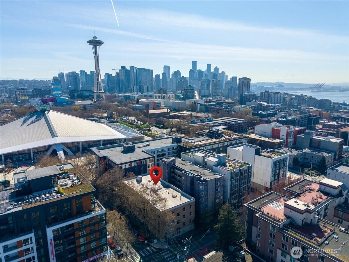 Property Photo:  7  Harrison Street 20  WA 98109 