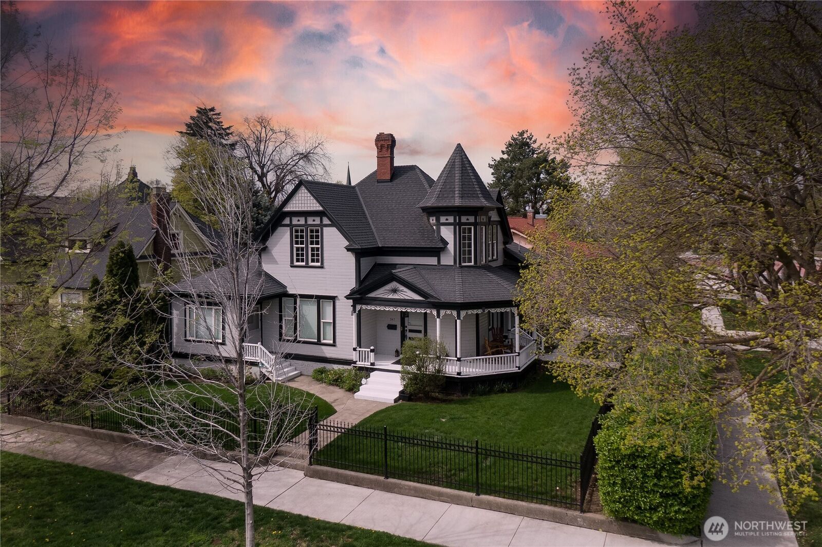 Property Photo:  345 E Birch Street  WA 99362 