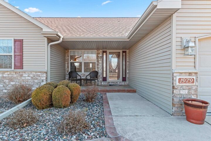 Property Photo:  1979 Kettle Creek Drive  WI 54115 