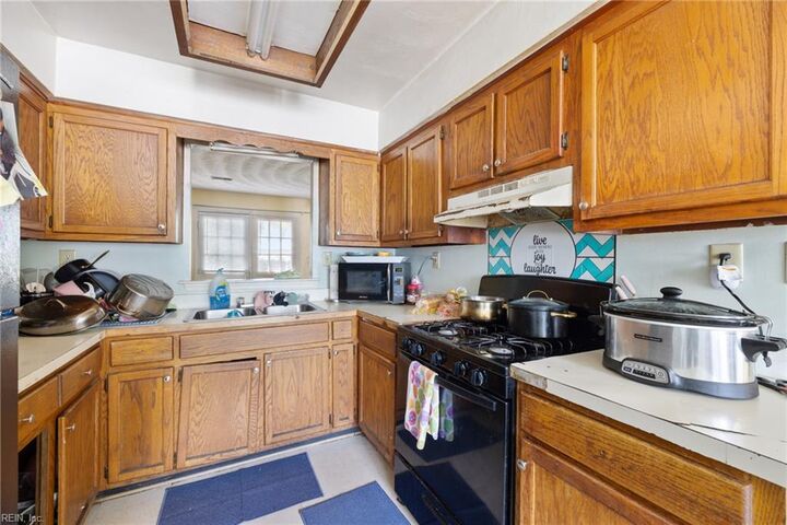 Property Photo:  1121 Fayette St  VA 23704 