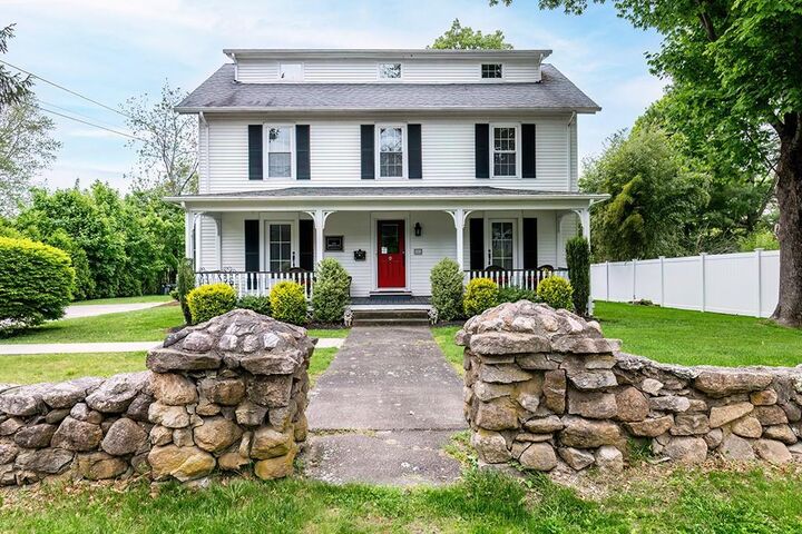 Property Photo:  390 Woodruff Avenue  RI 02879 