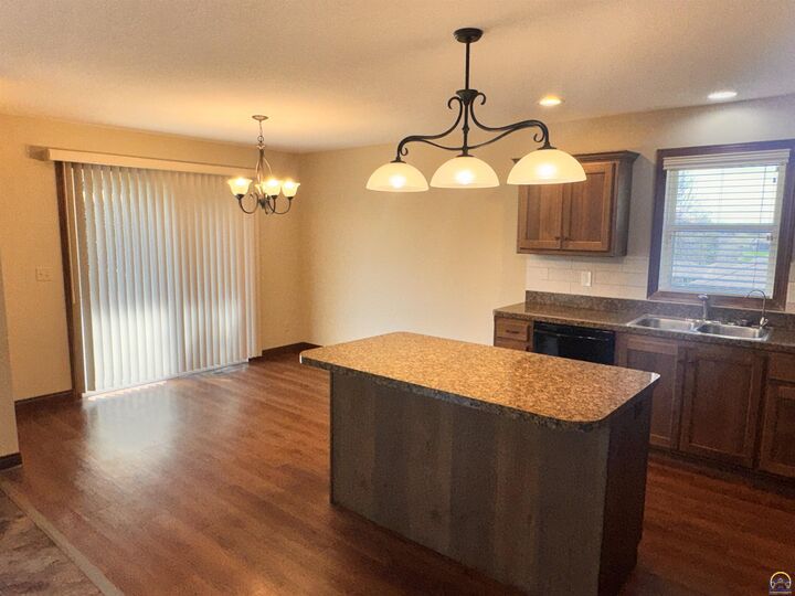 Property Photo: 6005 SW 44th St KS 66610