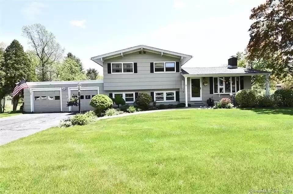 Property Photo:  21 McDermott Circle  CT 06518 