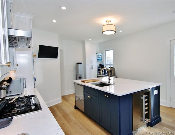 Property Photo:  30 Saint George Avenue  CT 06905 