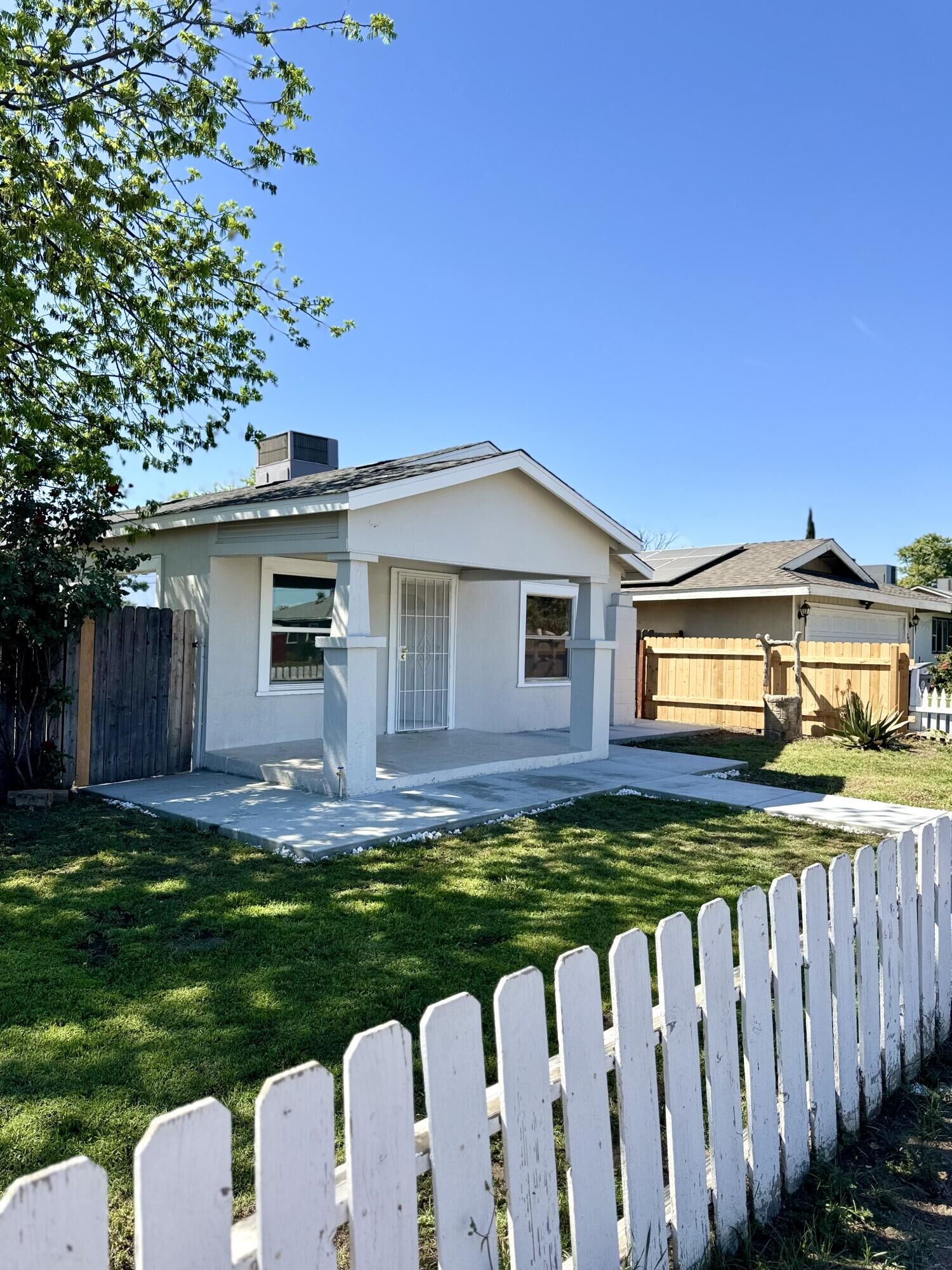 Property Photo:  605 N F Street NW  CA 93274 