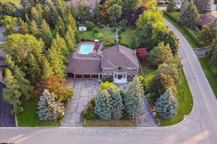 190 Sandys Drive — photo 1