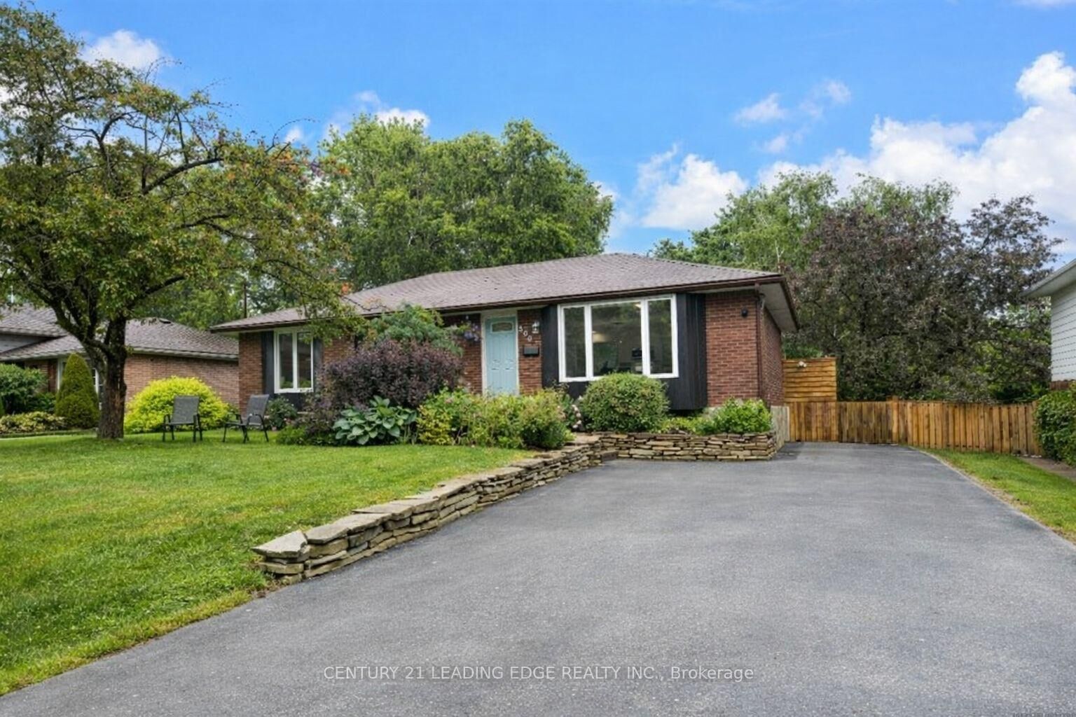 Photo de la propriété:  306 Lindan (Room 1) Avenue  ON K9L 1K6 