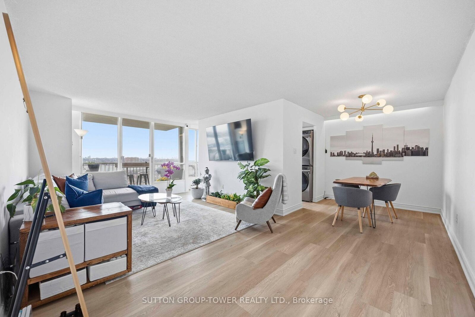 Property Photo: 3077 Weston Road 1901 ON M9M 3A1