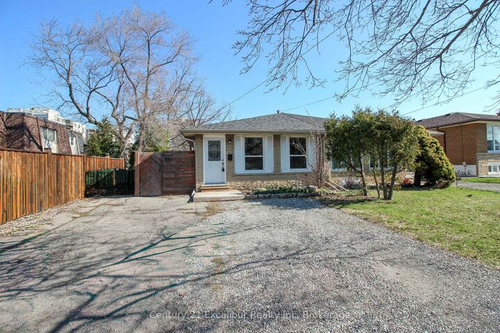 Property Photo:  881 Lawrence Road  ON L8K 2A4 