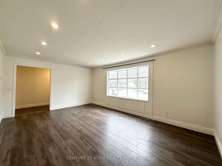 Photo de la propriété:  1070 Fergus Avenue Upper  ON L5E 2P1 