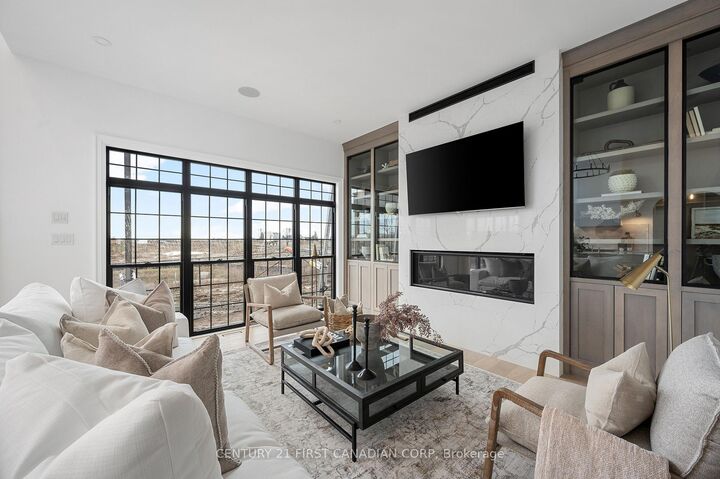 Property Photo:  862 White Pine Street  ON N6G 3X9 