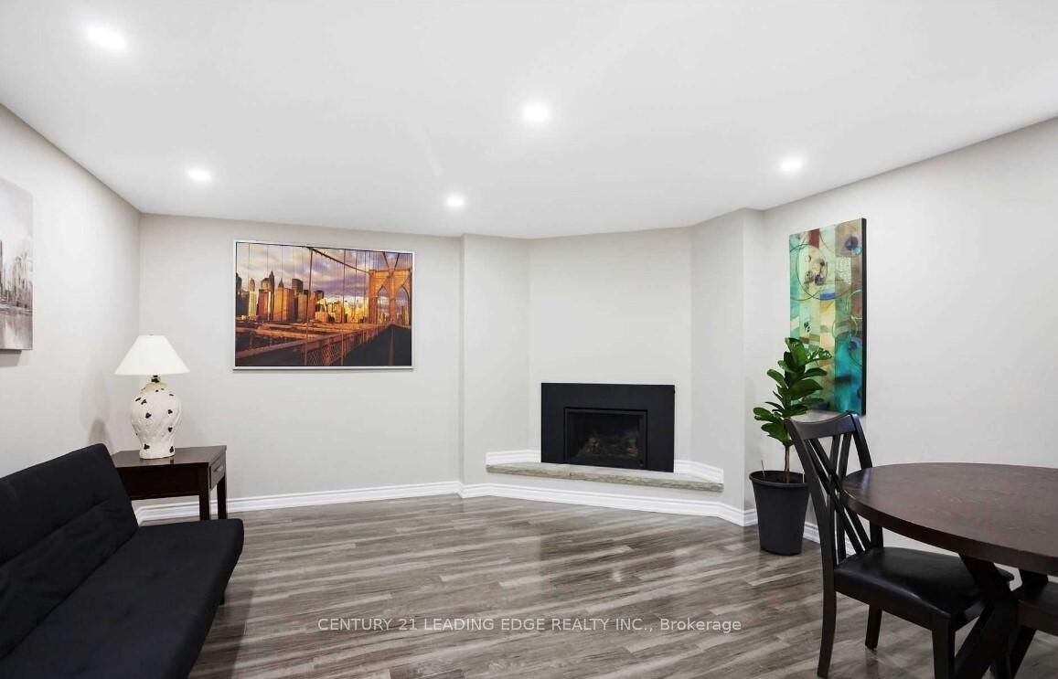 Photo de la propriété:  125 Ashridge Court  ON L4Z 1K5 