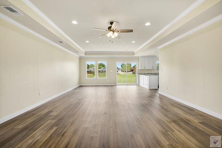 Property Photo:  118 Village Place  TX 75501 