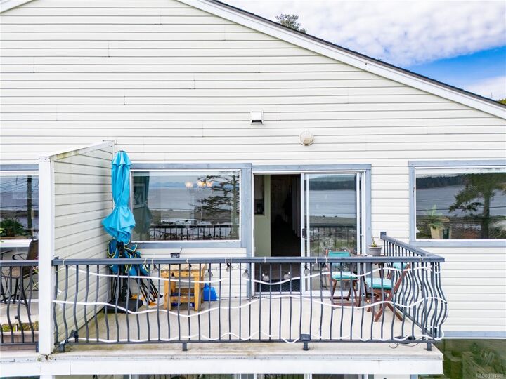 Property Photo: 622 Island Hwy S #310 BC V9W 1A6