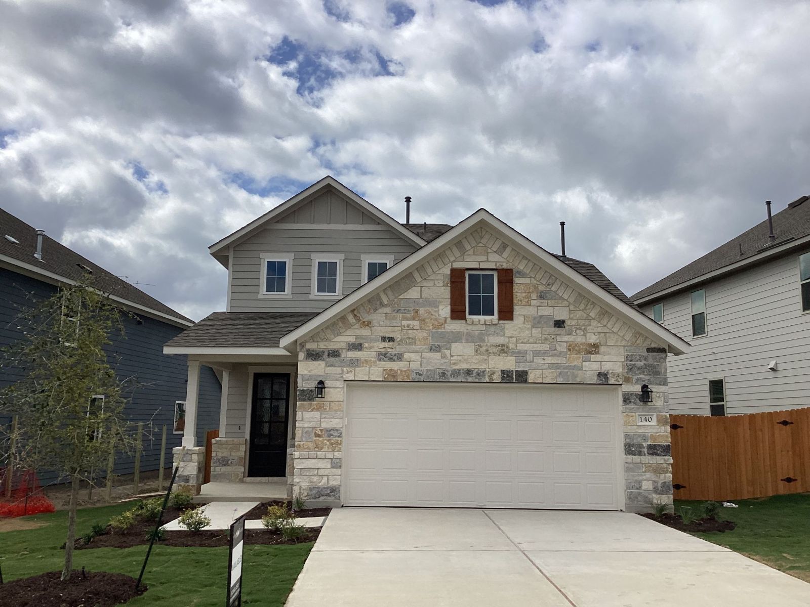 Property Photo: 140 Clover Bend TX 78642