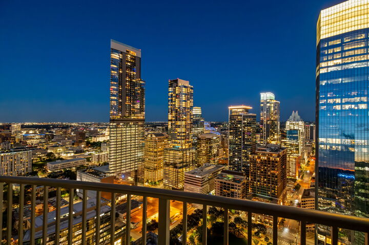 Property Photo:  360 Nueces Street 4211  TX 78701 
