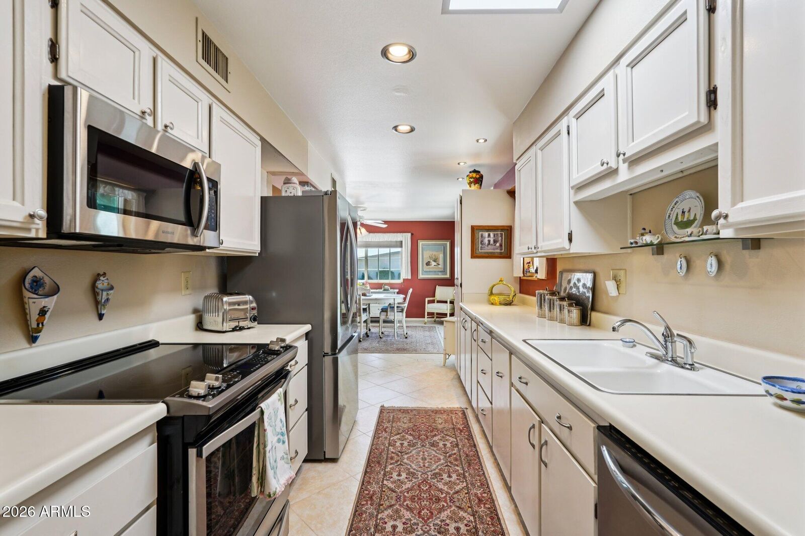 Property Photo: 10526 W Highwood Lane AZ 85373