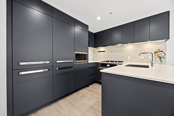 Property Photo: 450 Westview Street 302 BC V3K 6C3