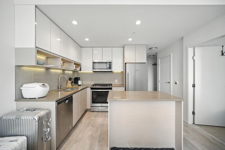 8850 University Crescent 418 — photo 1