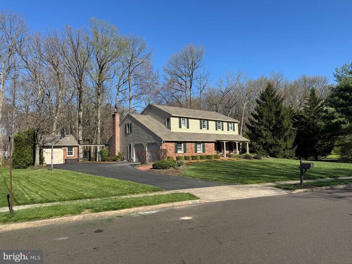 Property Photo:  300 Robin Hood Drive  PA 19067 