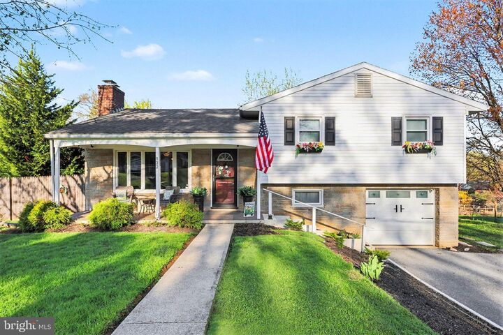 Property Photo: 132 Landis Drive PA 17602