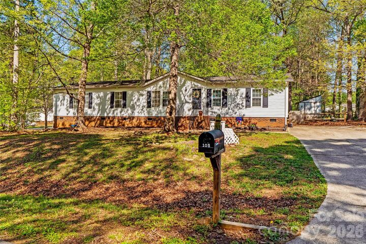 Property Photo:  103 Keyside Lane  NC 28115 