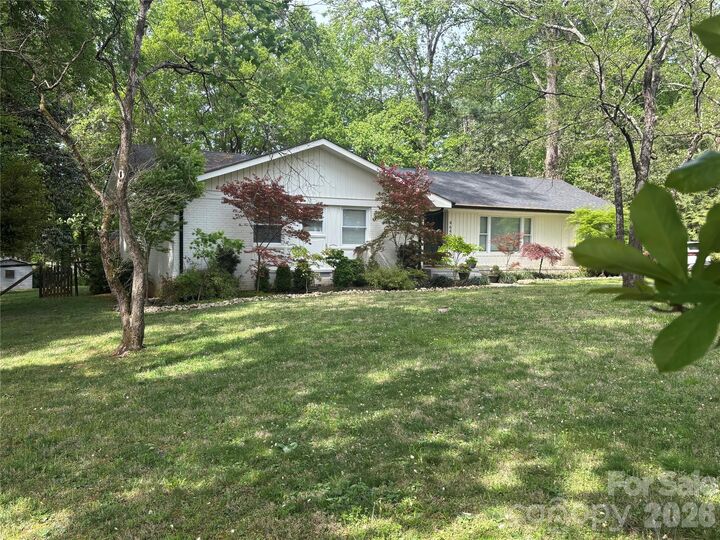 Property Photo: 4640 Town And Country Drive NC 28226