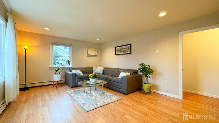 Property Photo:  148 Winthrop Road  NJ 08817 