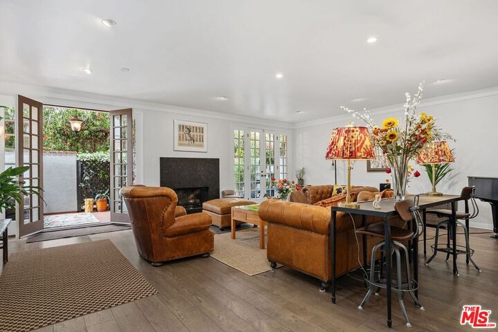 Property Photo: 11815 Dorothy St CA 90049