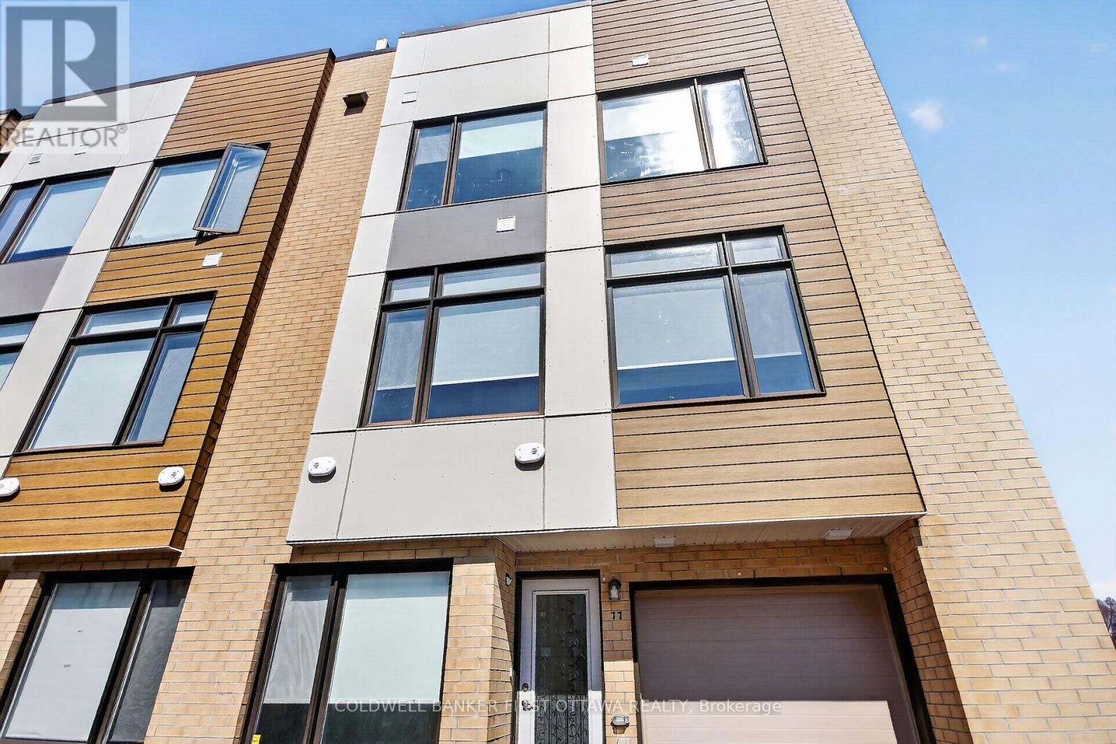 Property Photo:  77 Cherry Blossom Private  ON K2H 6Z9 