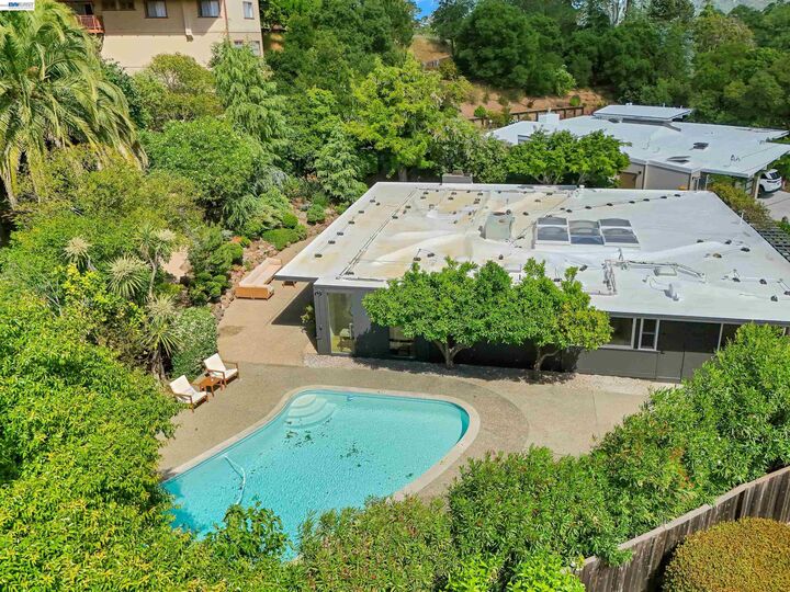 Property Photo:  15 Don Timoteo Ct  CA 94903 