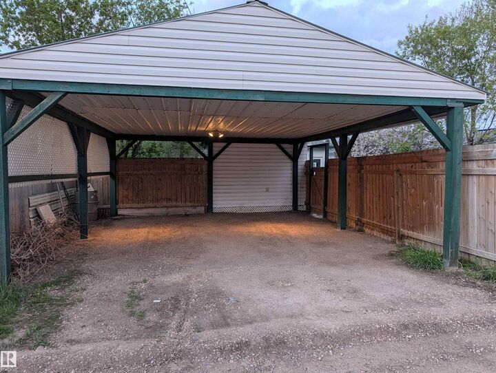Property Photo: 5524 47A Street AB T7S 1A4
