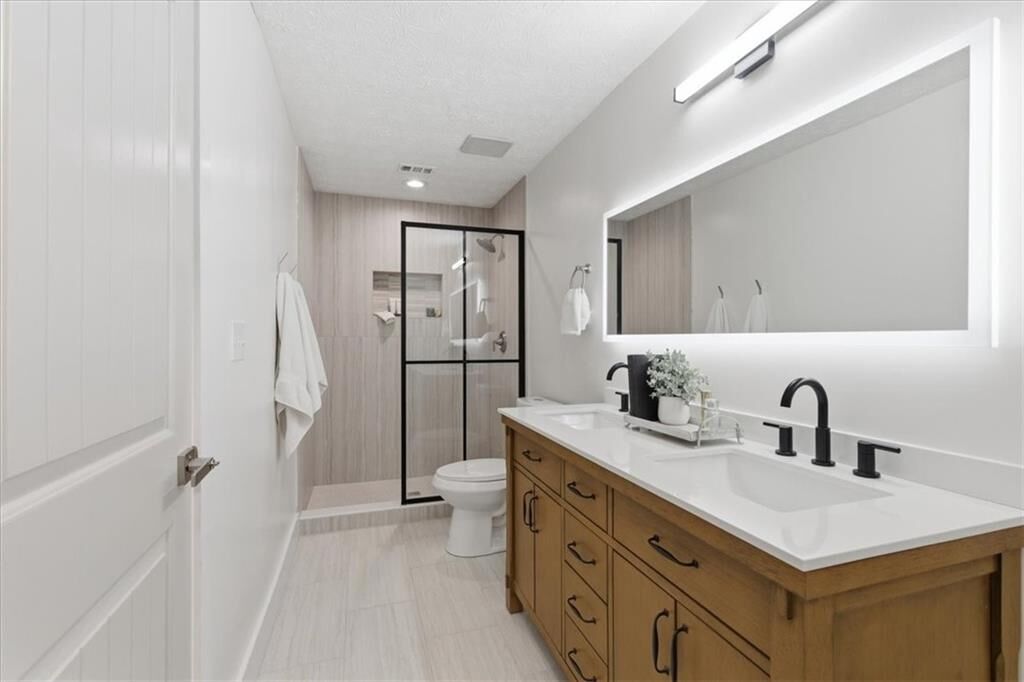 Property Photo: 708 Parkaire Crossing GA 30068