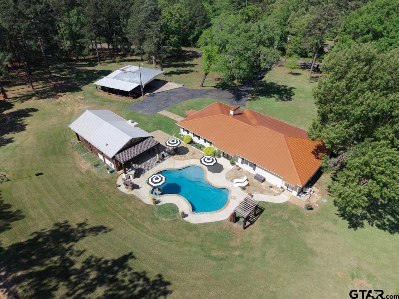 Property Photo: 10439 Cr 4150 TX 75704