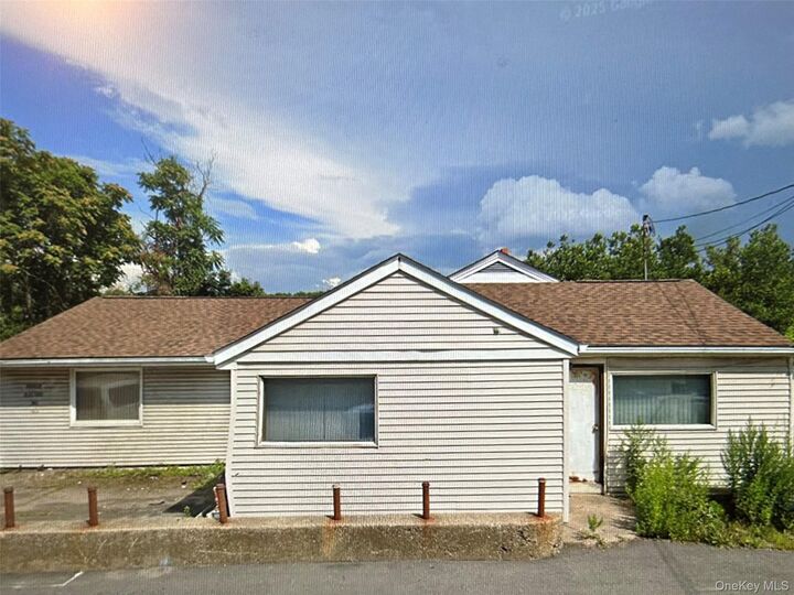 Property Photo:  264 Orange Turnpike  NY 10974 