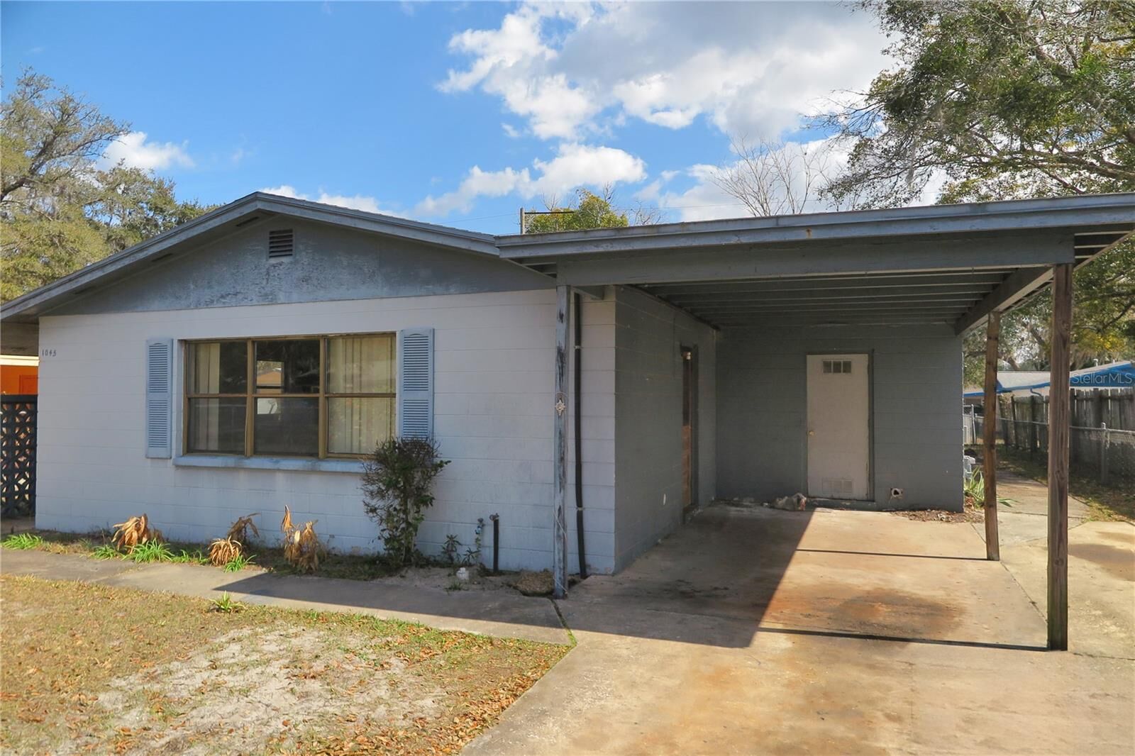 Property Photo: 1045 SE 19th Street FL 32641