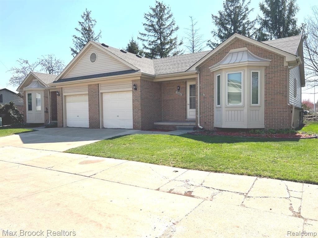 Property Photo: 4062 Heatherwood Court MI 48092 5150