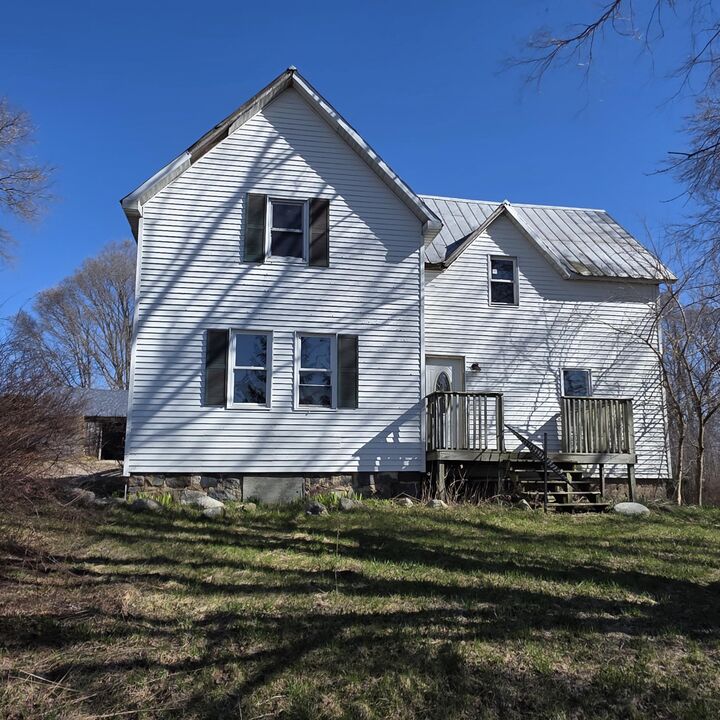 Property Photo: 992 E Polk Road MI 49420
