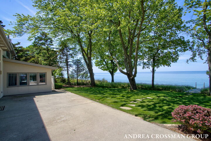 Property Photo:  6129 Lakeshore Avenue  MI 49460 